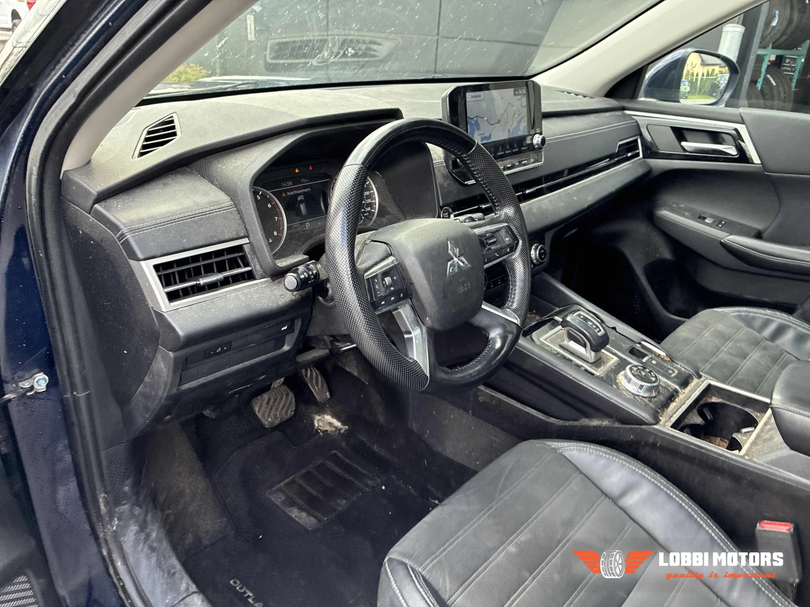 Mitsubishi Outlander, снимка 9 - Автомобили и джипове - 56103637