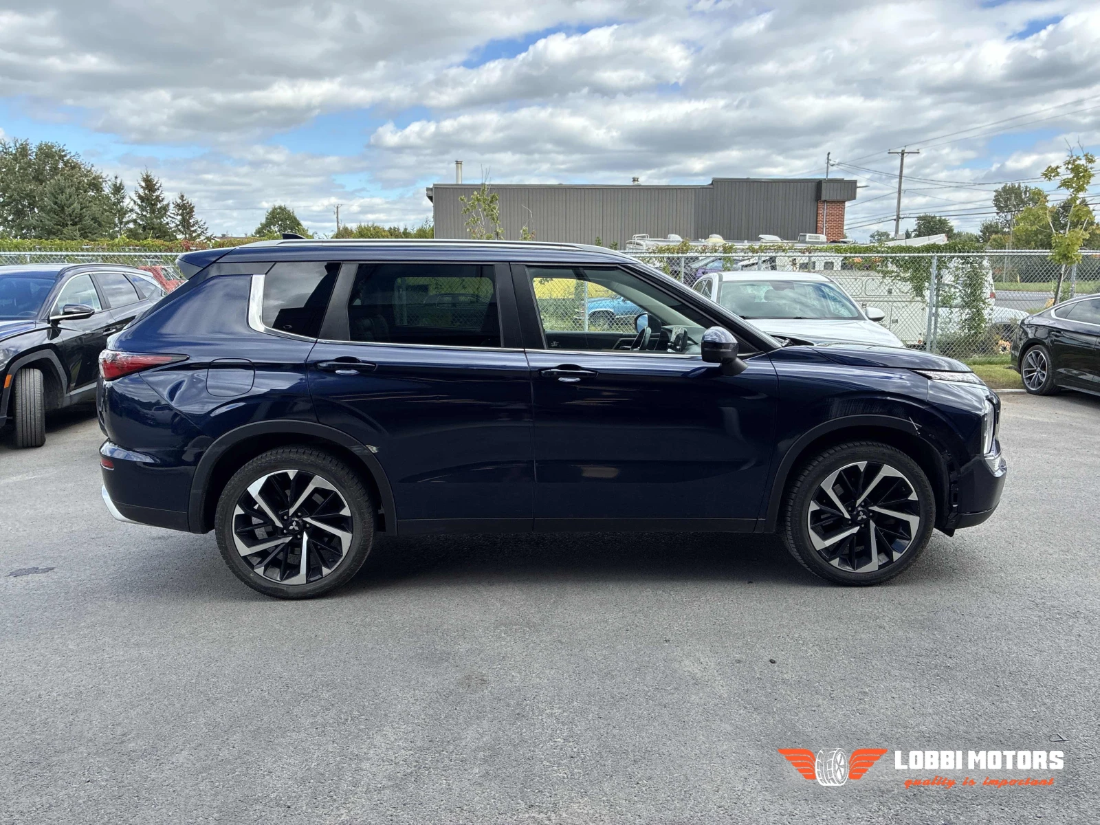 Mitsubishi Outlander, снимка 3 - Автомобили и джипове - 56103637