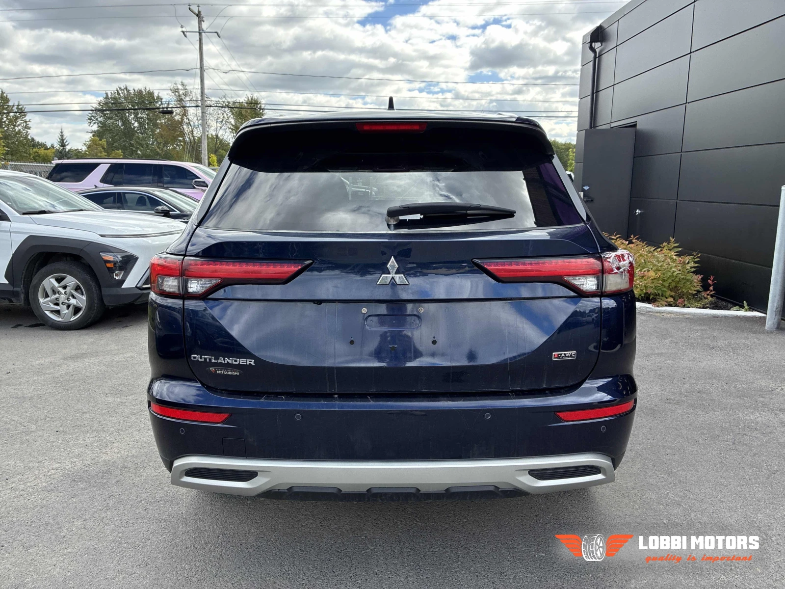 Mitsubishi Outlander, снимка 4 - Автомобили и джипове - 56103637