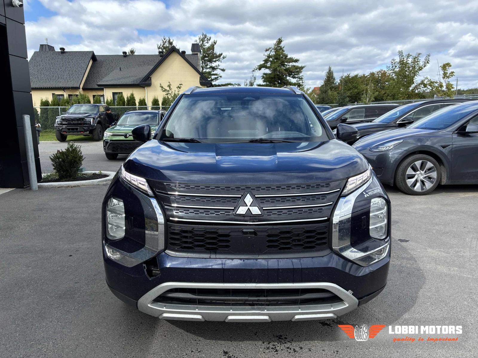 Mitsubishi Outlander, снимка 10 - Автомобили и джипове - 56103637