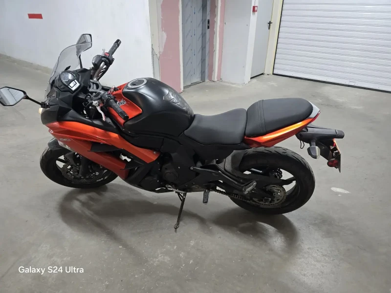 Kawasaki Ninja Er f Топ състояние , снимка 5 - Мотоциклети и мототехника - 52102952