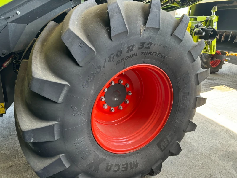 Комбайн Claas TUCANO 570, снимка 13 - Селскостопанска техника - 51971208