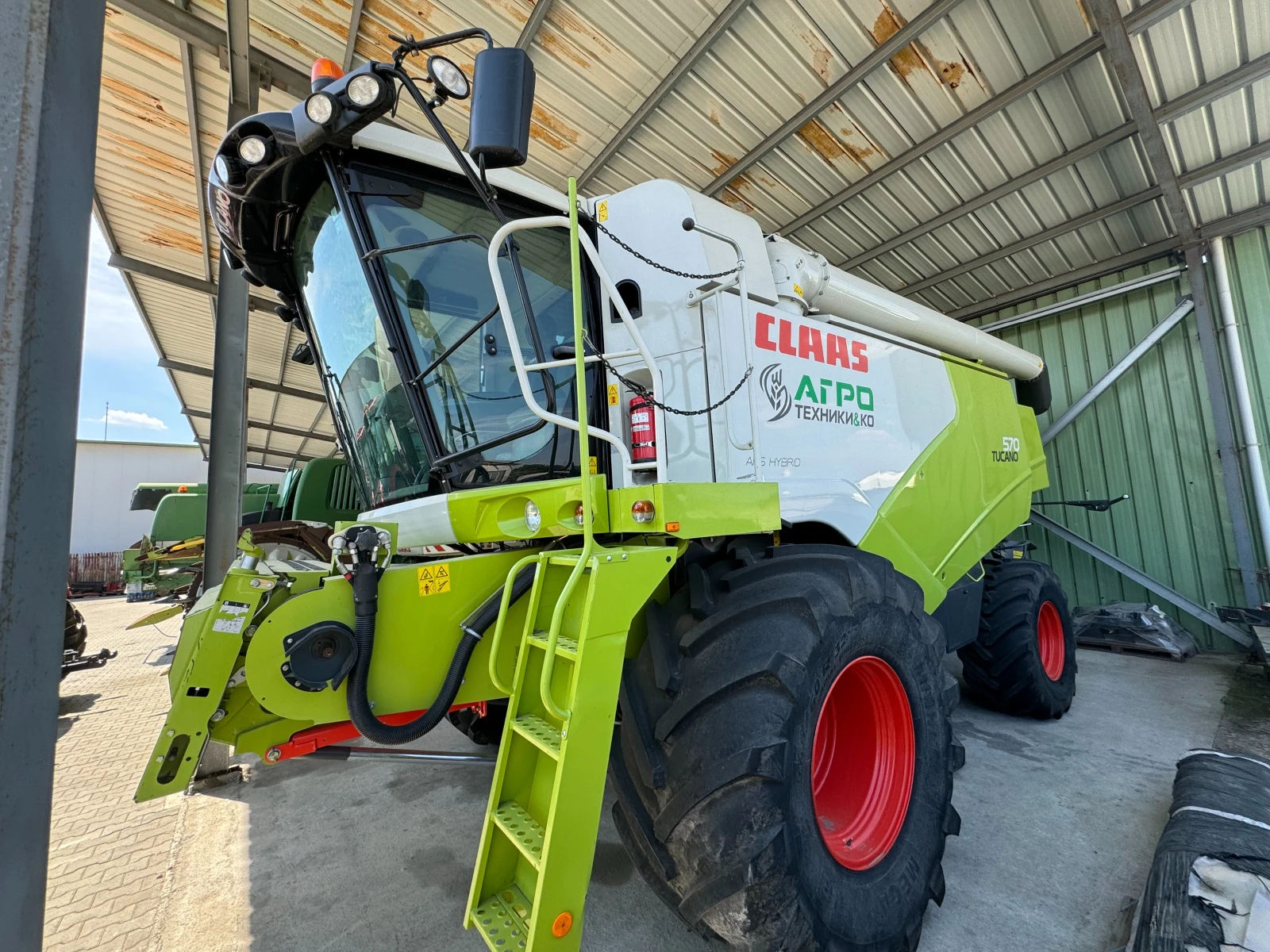 Комбайн Claas TUCANO 570, снимка 1