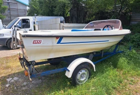 Моторна яхта Elan 4.20, снимка 2