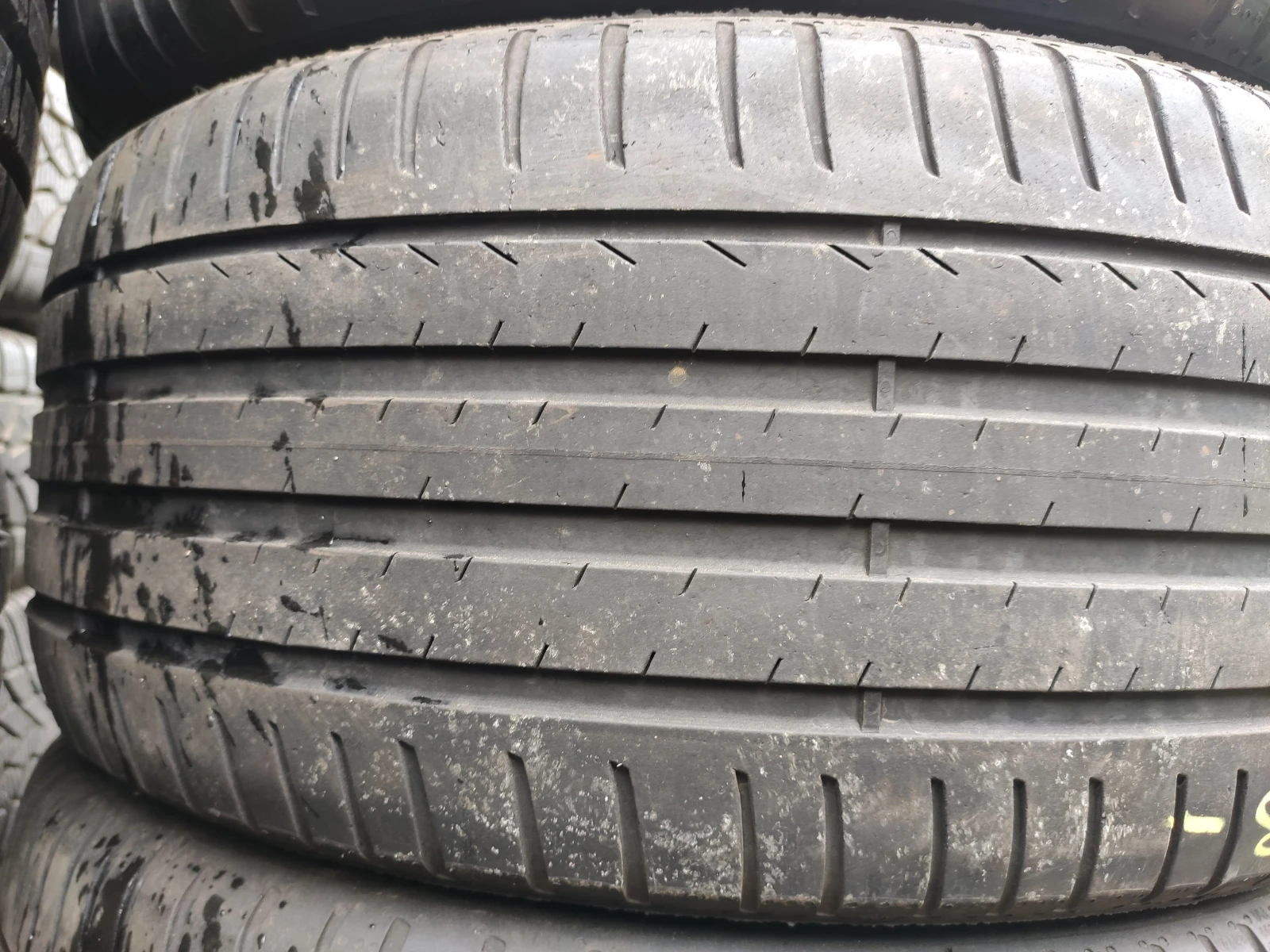 Гуми Летни 225/40R18, снимка 4 - Гуми и джанти - 55478616