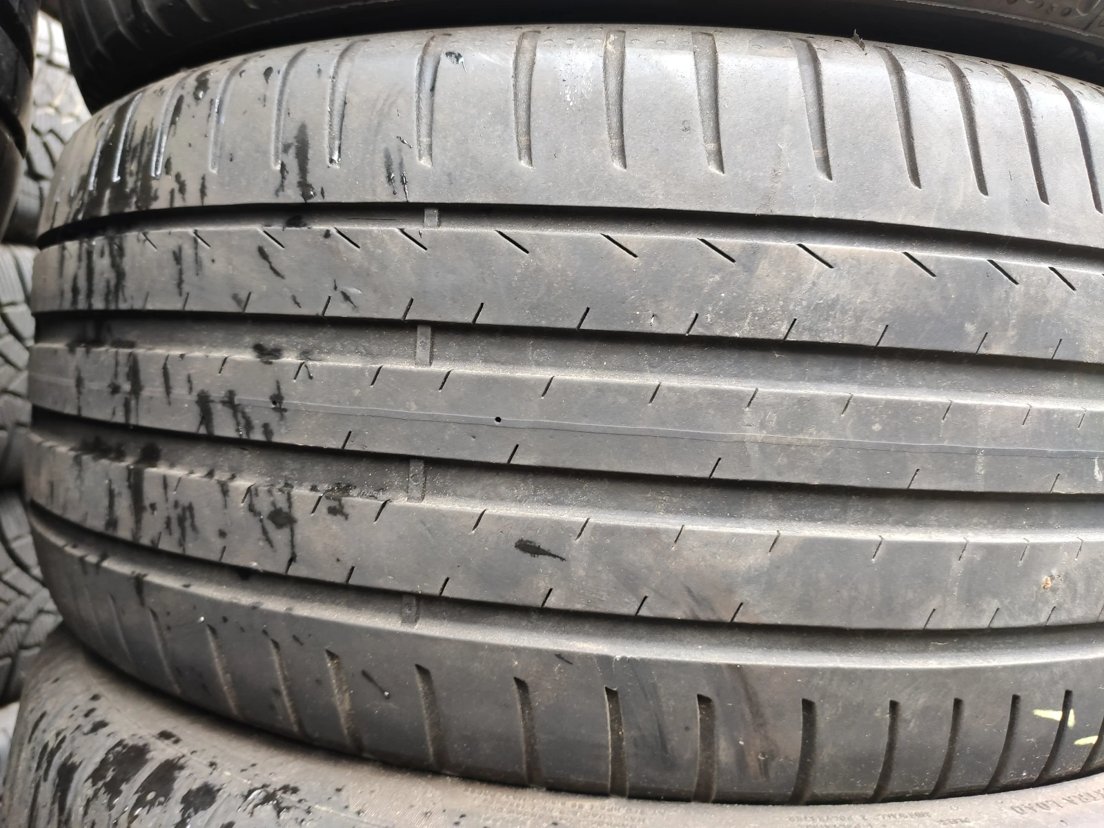 Гуми Летни 225/40R18, снимка 5 - Гуми и джанти - 55478616