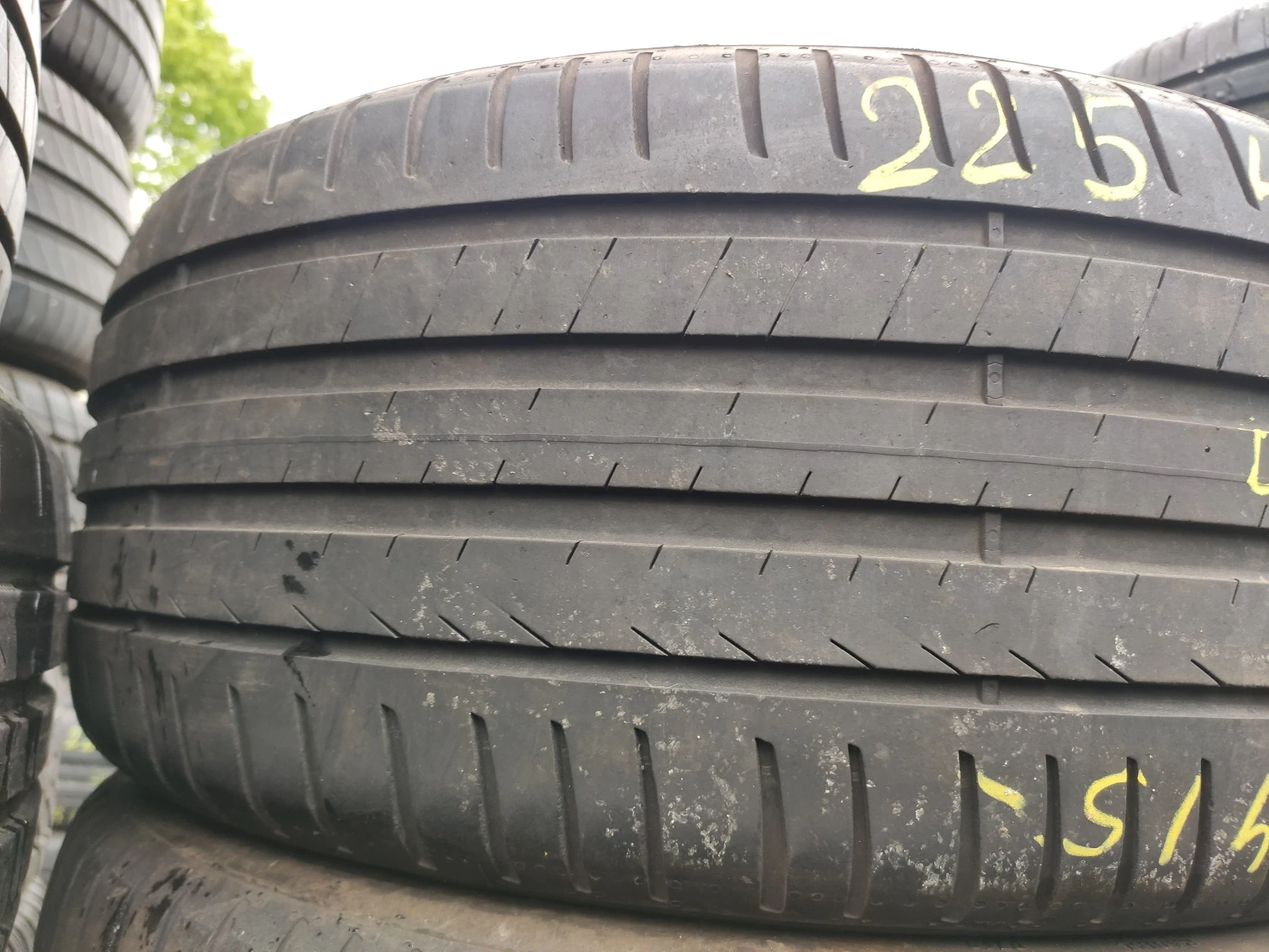 Гуми Летни 225/40R18, снимка 3 - Гуми и джанти - 55478616