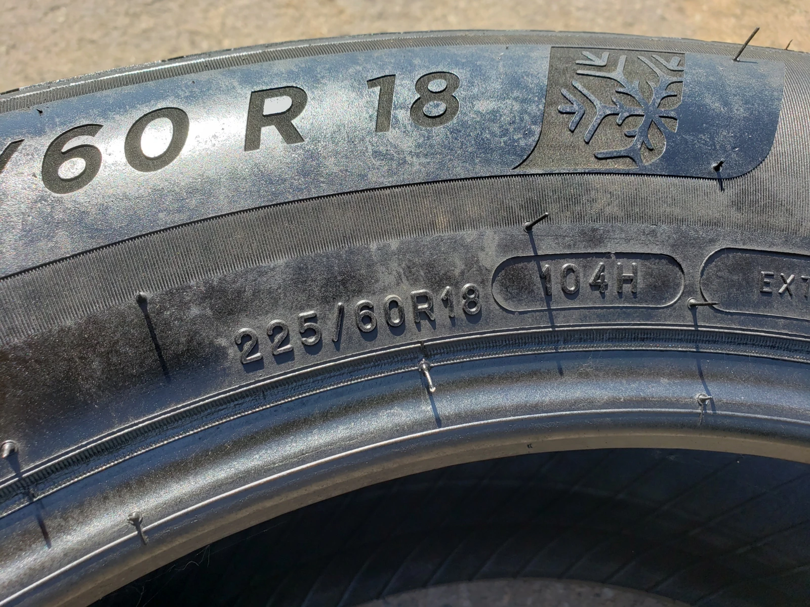 Гуми Зимни 225/60R18, снимка 6 - Гуми и джанти - 55950819