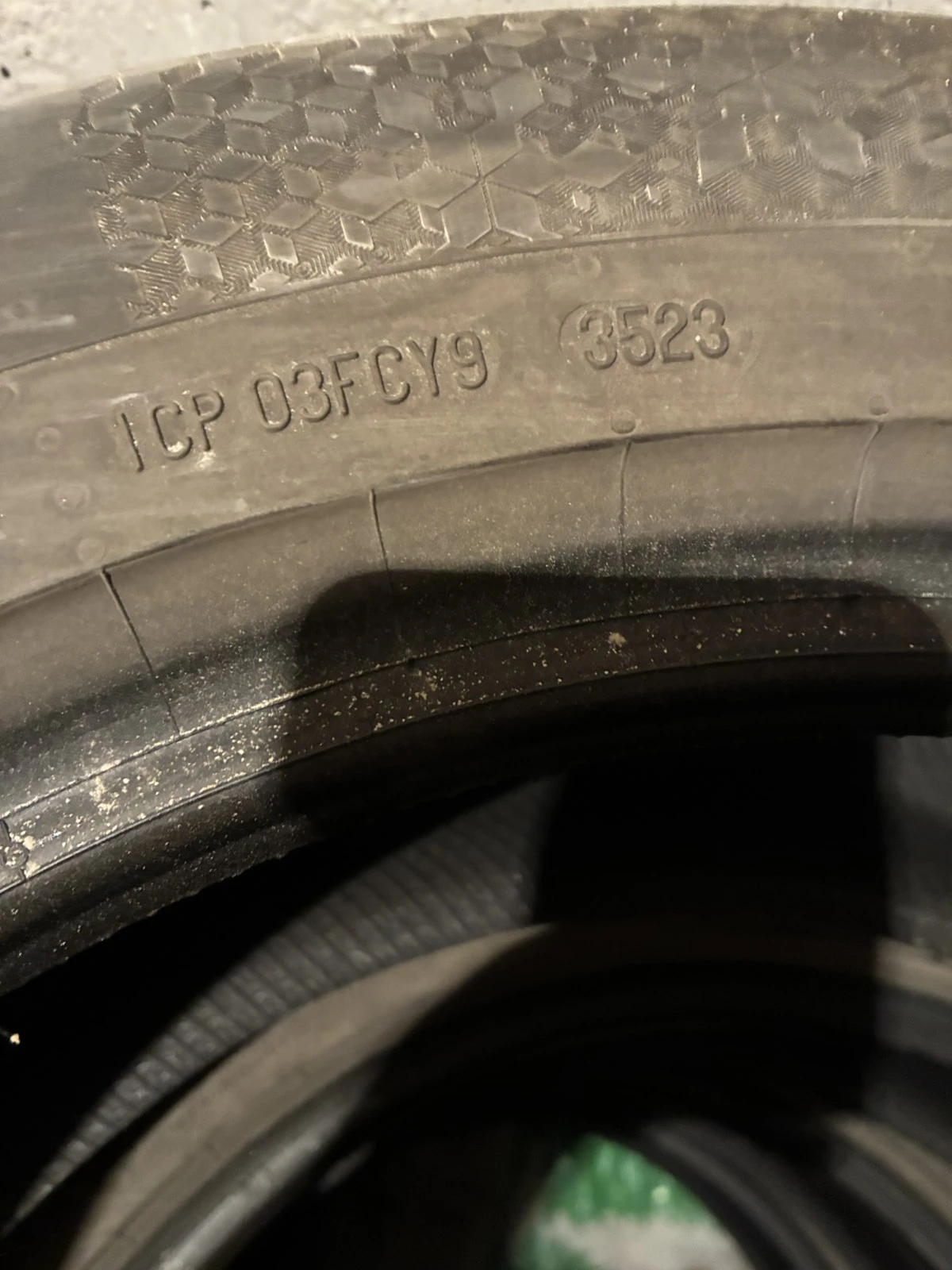 Гуми Зимни 225/60R17