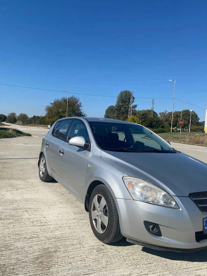 Kia Ceed 1.4 газ/бензин, снимка 3 - Автомобили и джипове - 47630371