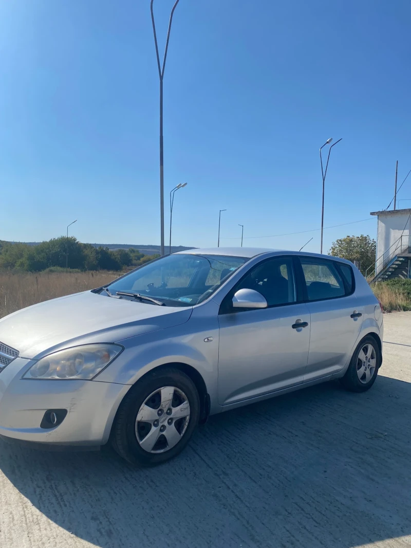 Kia Ceed 1.4 газ/бензин, снимка 2 - Автомобили и джипове - 47630371