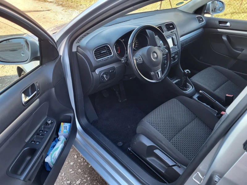 VW Golf Variant 1.6ТДИ 105 КОНЯ МултиВолан, снимка 4 - Автомобили и джипове - 49458318