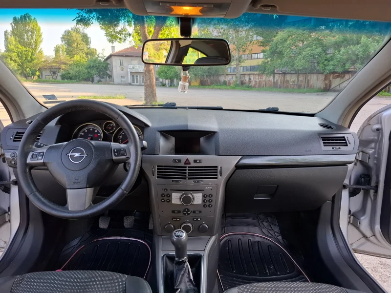 Opel Astra, снимка 11 - Автомобили и джипове - 52429932
