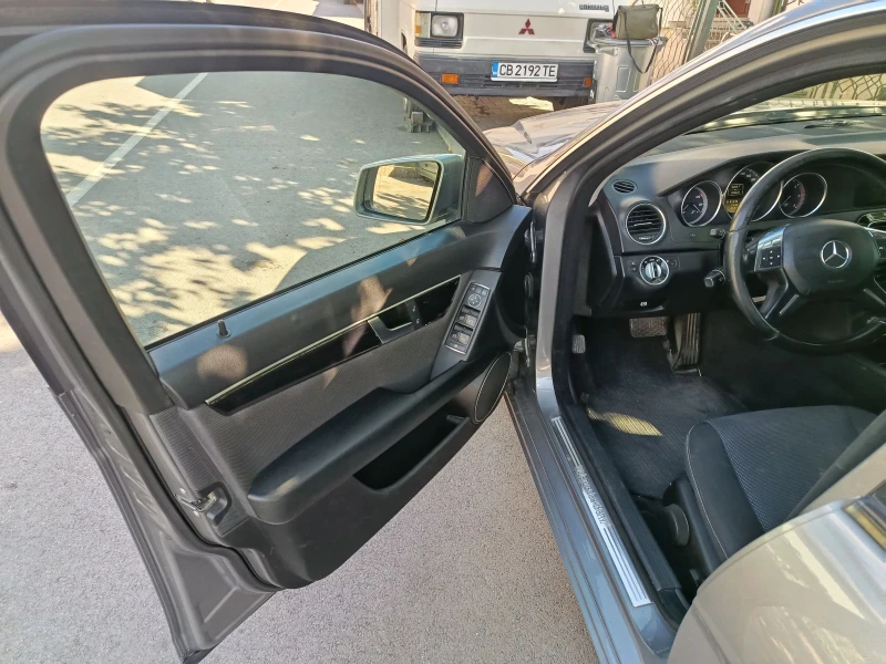 Mercedes-Benz C 200, снимка 8 - Автомобили и джипове - 51843372