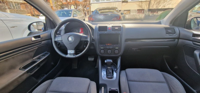 VW Golf TDI, снимка 7 - Автомобили и джипове - 51855220