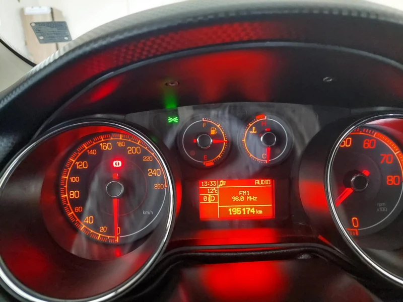 Fiat Bravo T-JET, снимка 4 - Автомобили и джипове - 52662452