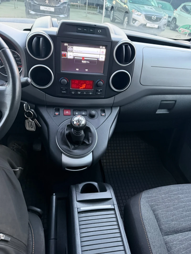 Citroen Berlingo 1.6 HDI ТОП СЪСТОЯНИЕ, снимка 14 - Автомобили и джипове - 53101765