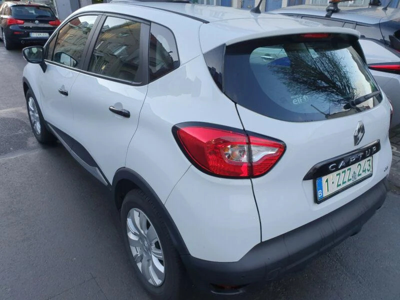 Renault Captur, снимка 8 - Автомобили и джипове - 32669205