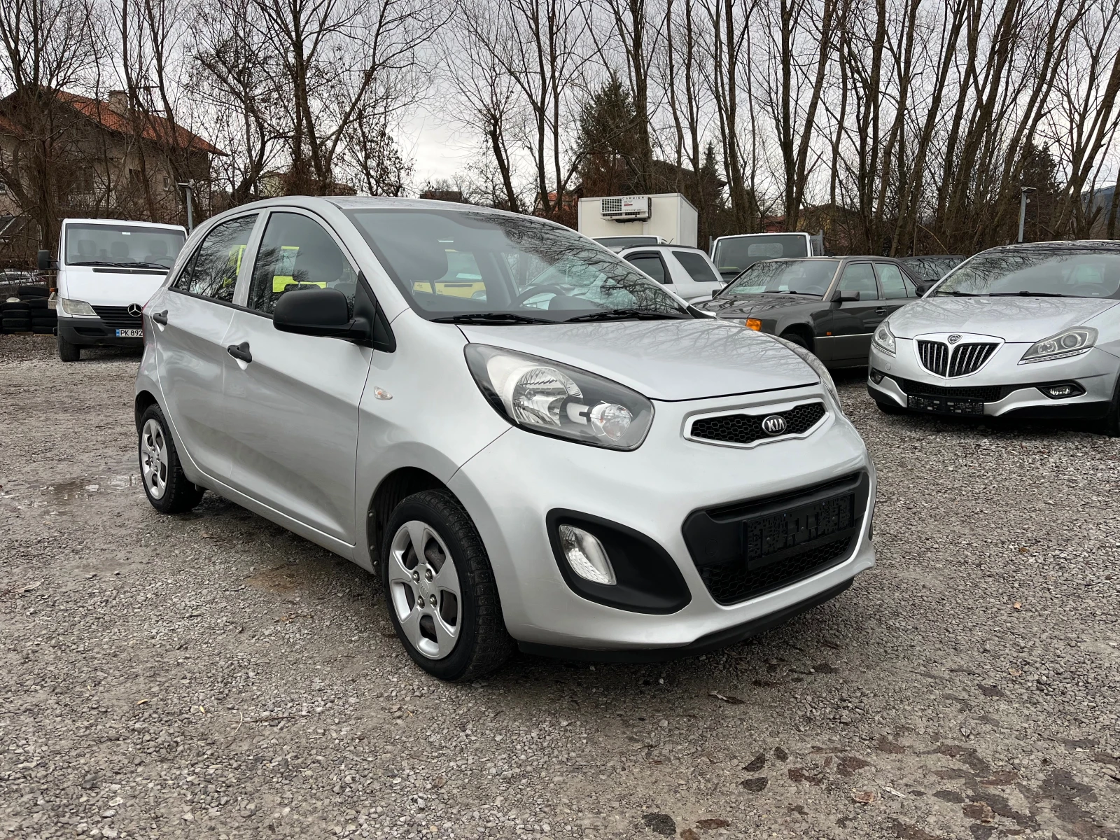 Kia Picanto 1.0I - изображение 2