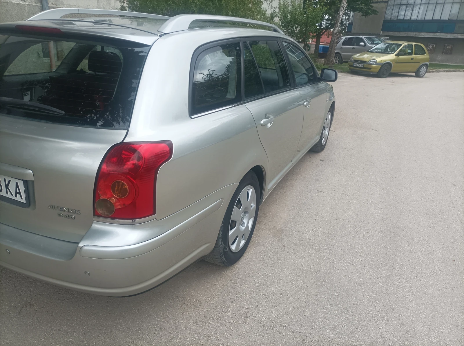 Toyota Avensis 2.2 D4D 150к.с - изображение 5