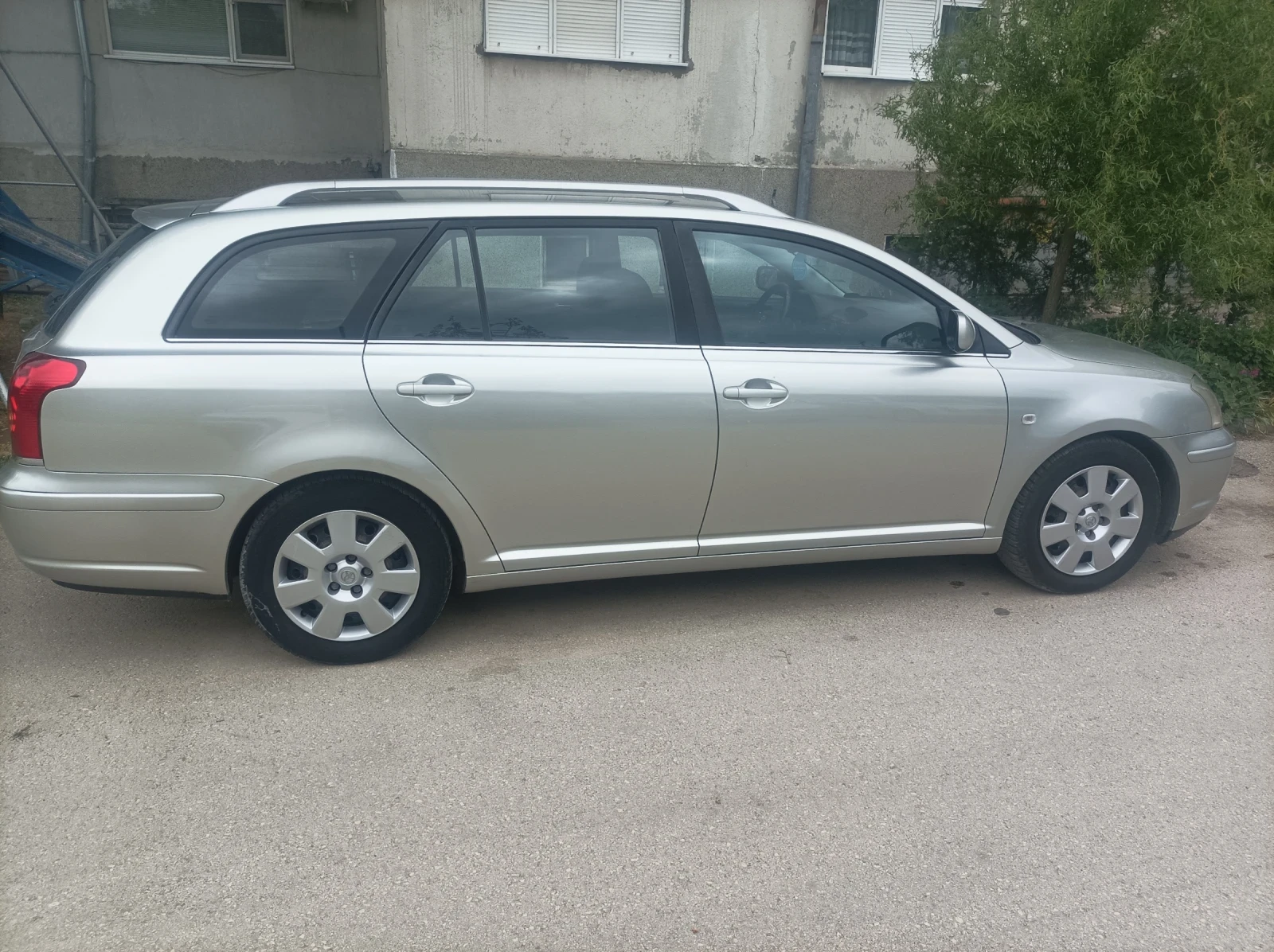 Toyota Avensis 2.2 D4D 150к.с - изображение 6