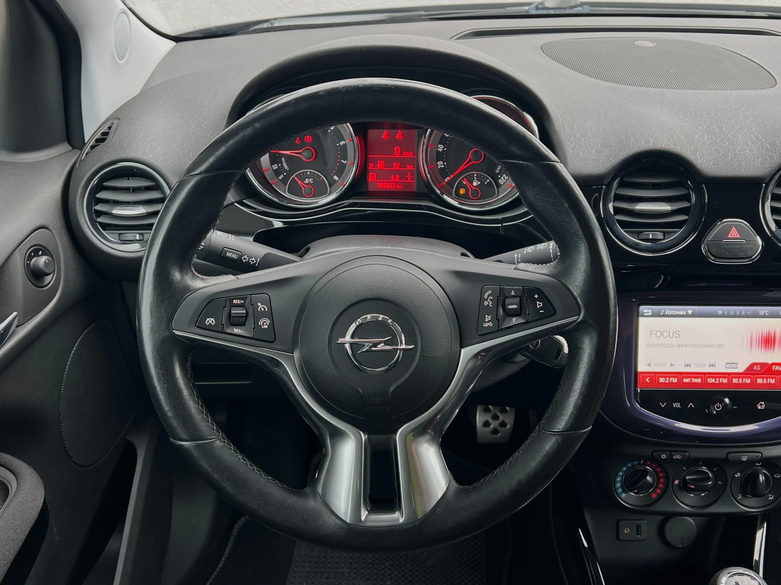 Opel Adam 1.4i EcoTec EURO 5A Подгрев волан и седалки Навига - изображение 8