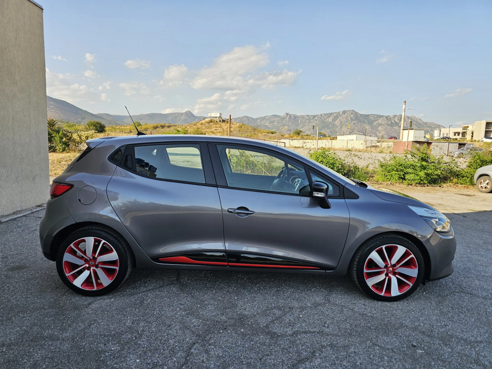 Renault Clio 1.5 DCI* NAVI* KEYLESS* SPORT - изображение 8