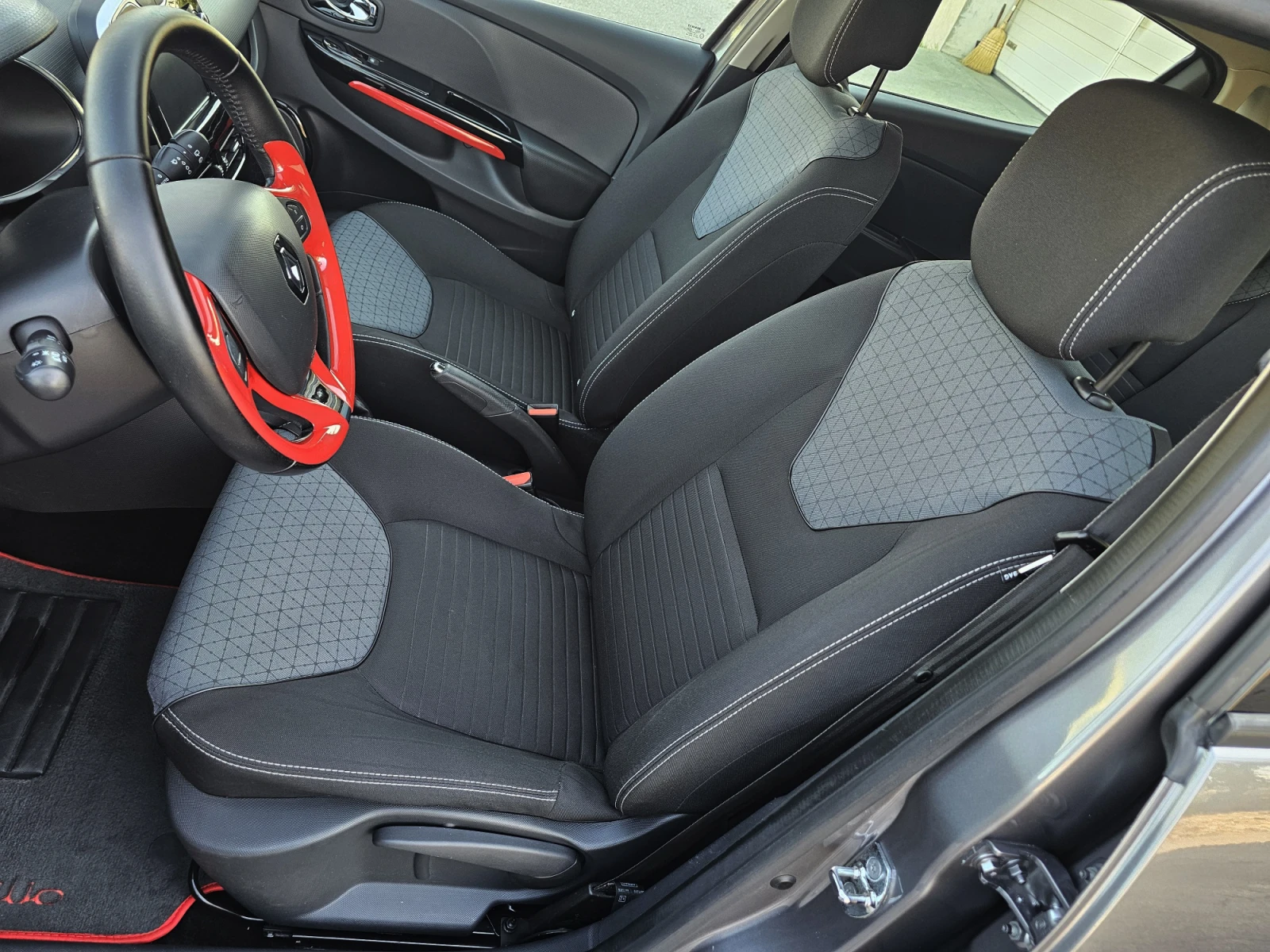 Renault Clio 1.5 DCI* NAVI* KEYLESS* SPORT - изображение 10
