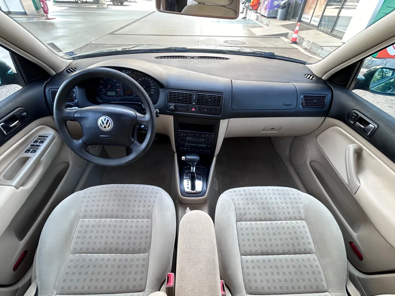 VW Golf 4 1.6 GAS/BENZ AUTOMATIC 88хил.км!!! - изображение 6