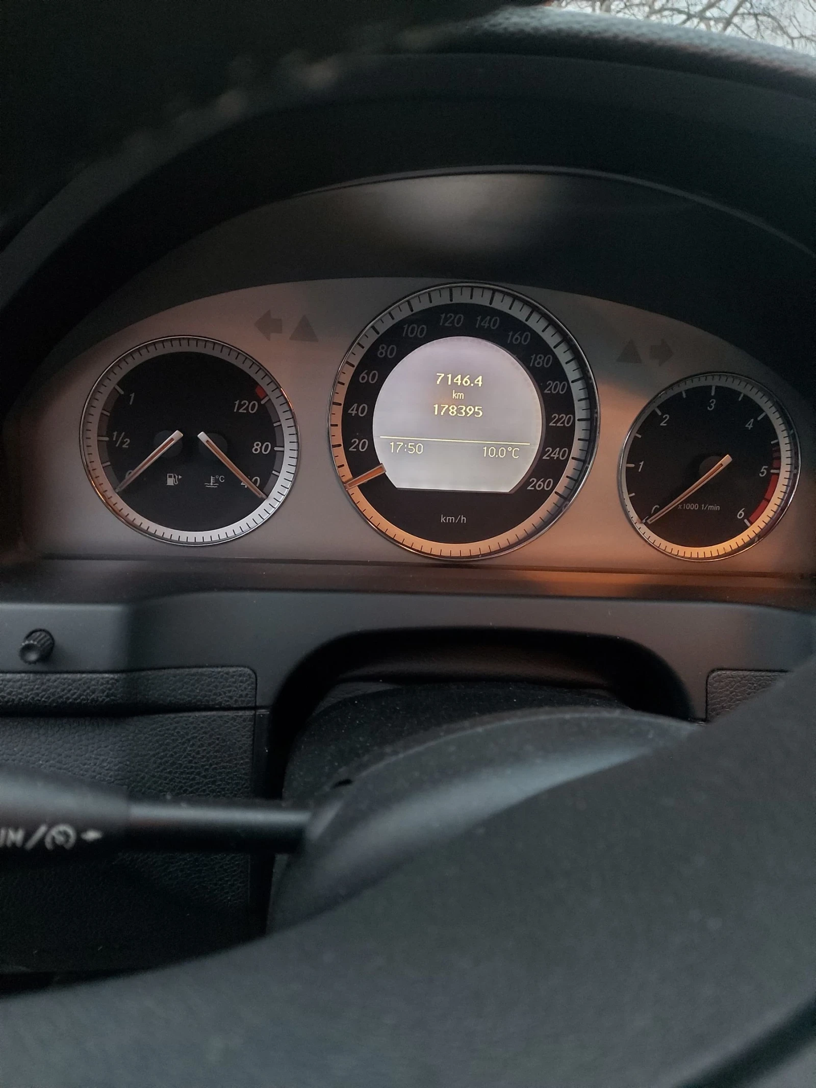 Mercedes-Benz C 220, снимка 7 - Автомобили и джипове - 53865759