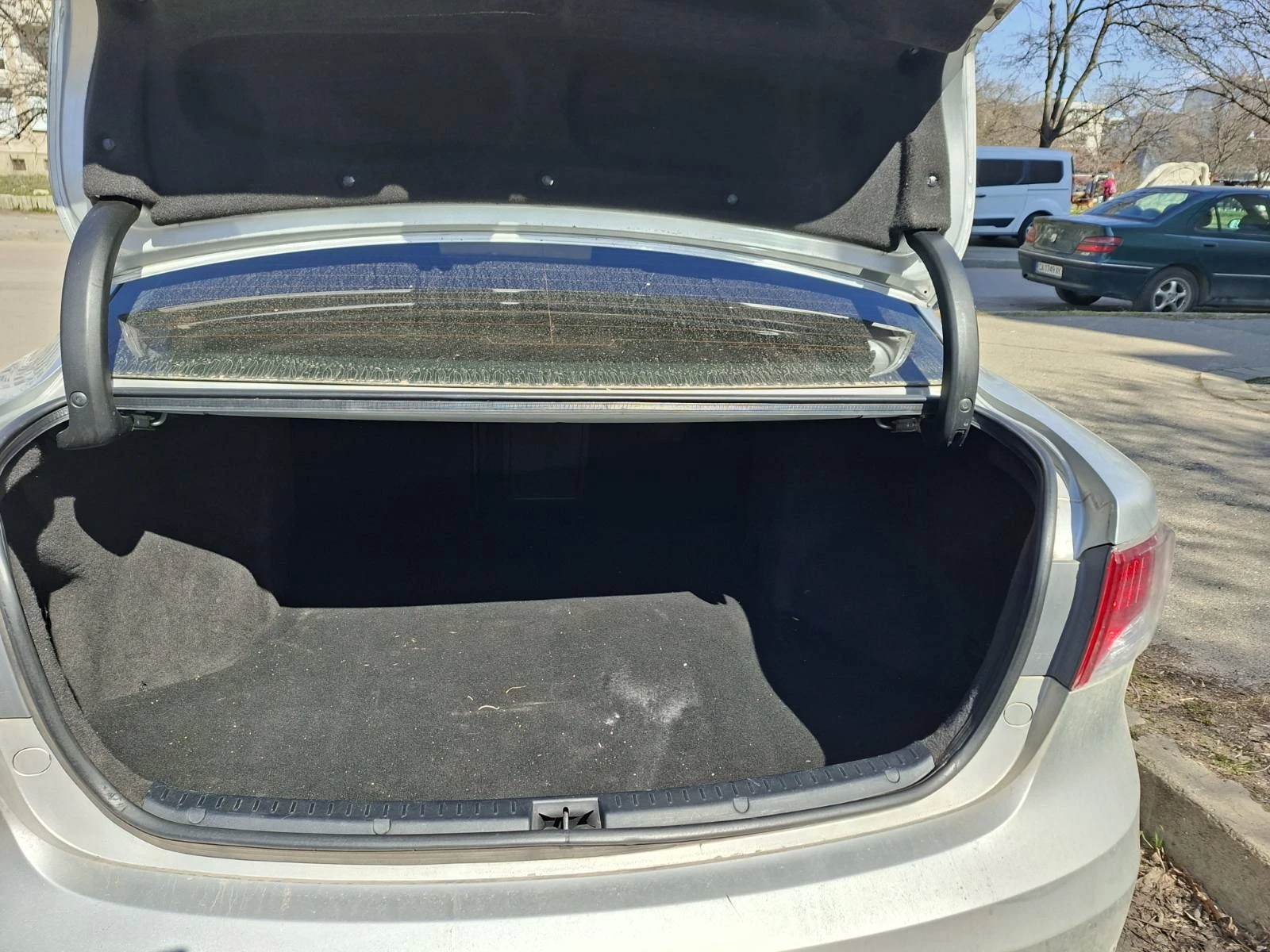 Toyota Avensis 2.2 D-4D, снимка 11 - Автомобили и джипове - 53888650