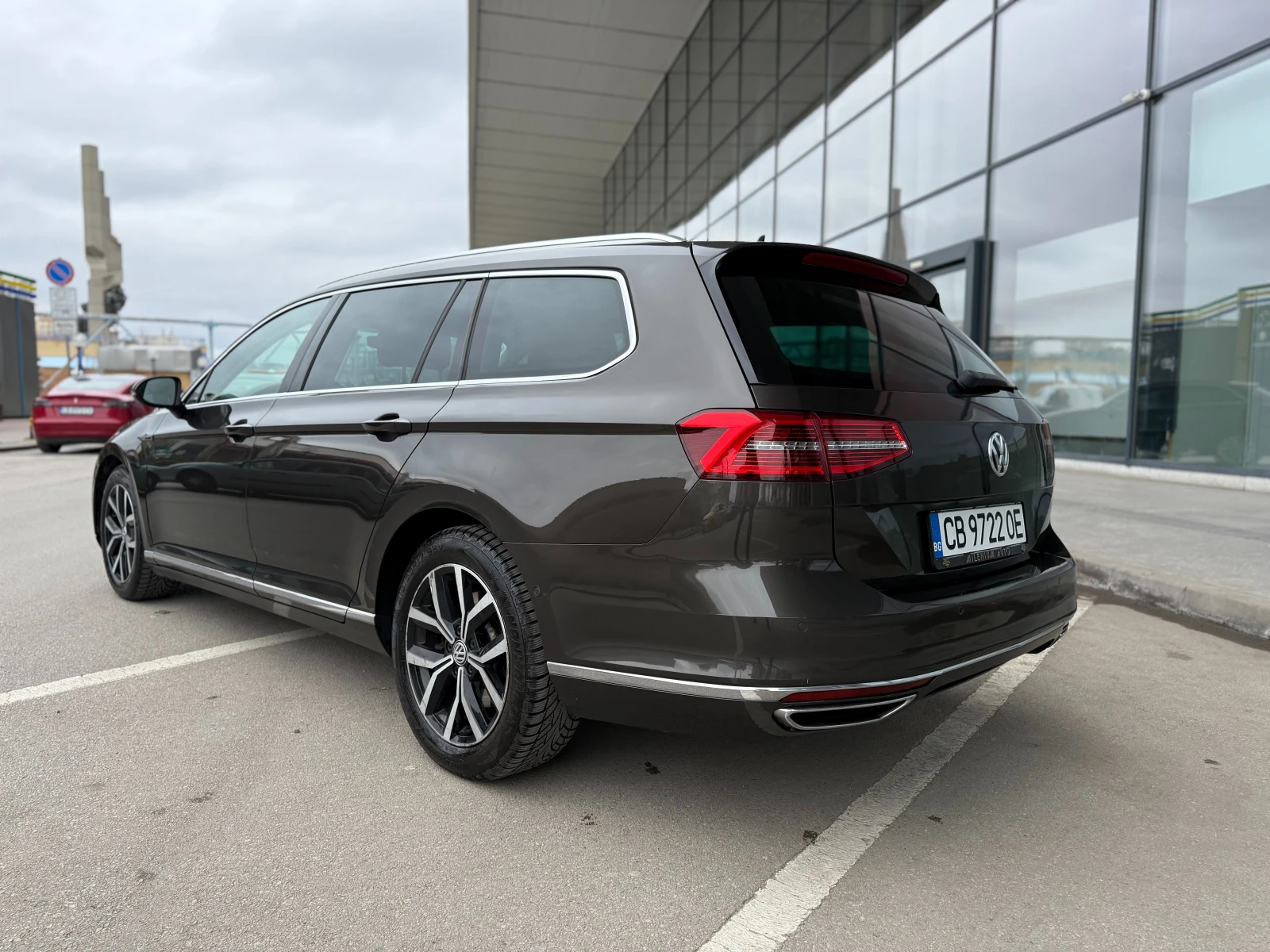 VW Passat 6 МЕСЕЦА ГАРАНЦИЯ/2.0TDI Biturbo 240к.с. 4Motion, снимка 3 - Автомобили и джипове - 54068300