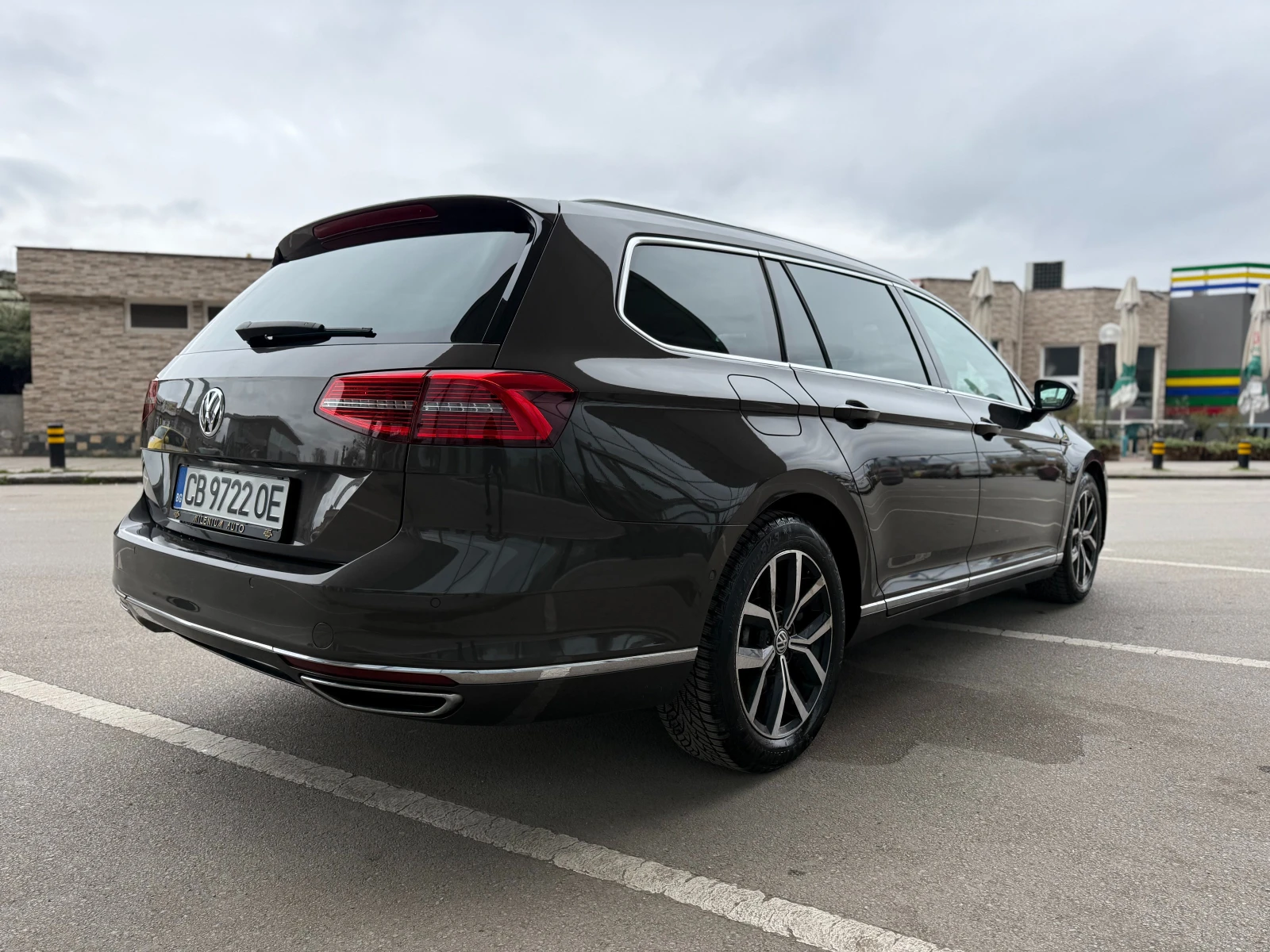 VW Passat 6 МЕСЕЦА ГАРАНЦИЯ/2.0TDI Biturbo 240к.с. 4Motion, снимка 4 - Автомобили и джипове - 54068300