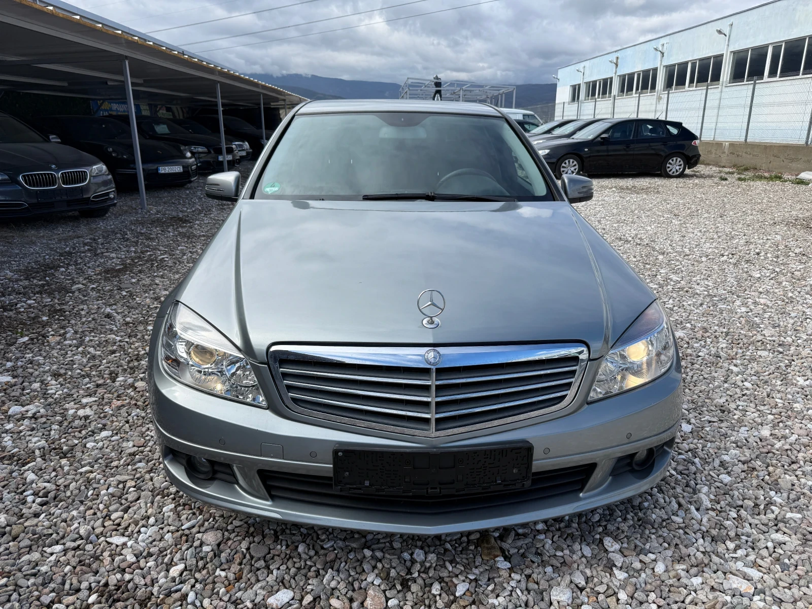 Mercedes-Benz C 180 1.8 i Compresor, снимка 2 - Автомобили и джипове - 54081727