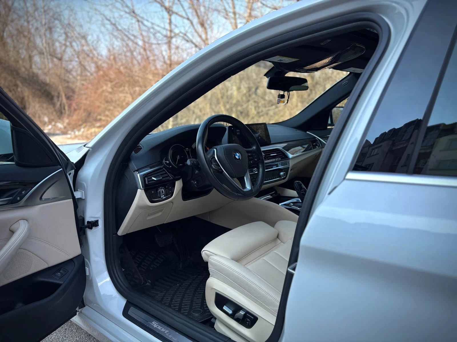 BMW 530  G30 SportLine, снимка 8 - Автомобили и джипове - 54338369