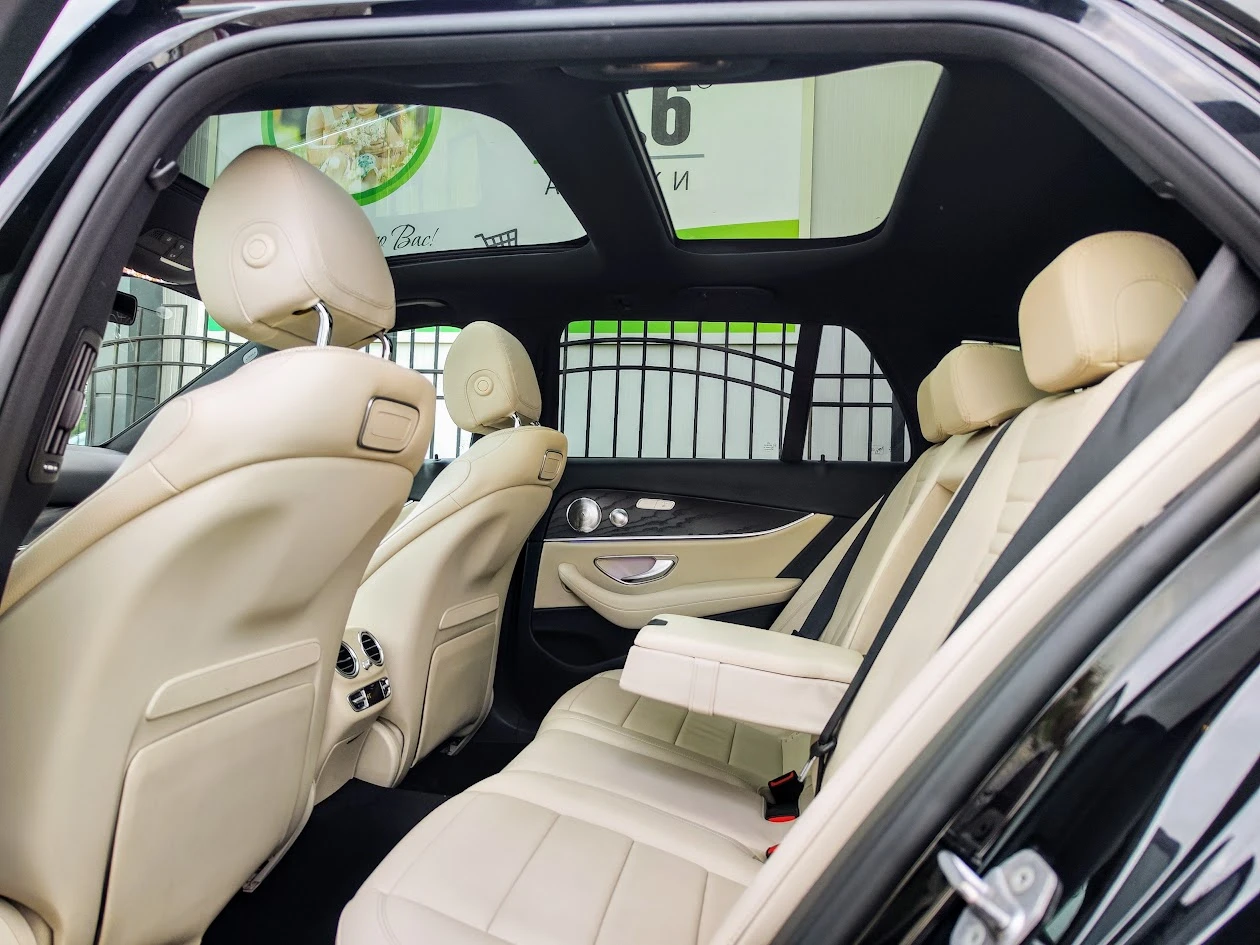Mercedes-Benz E 350 * AMG* 4-MATIC* FULL, снимка 10 - Автомобили и джипове - 54459423