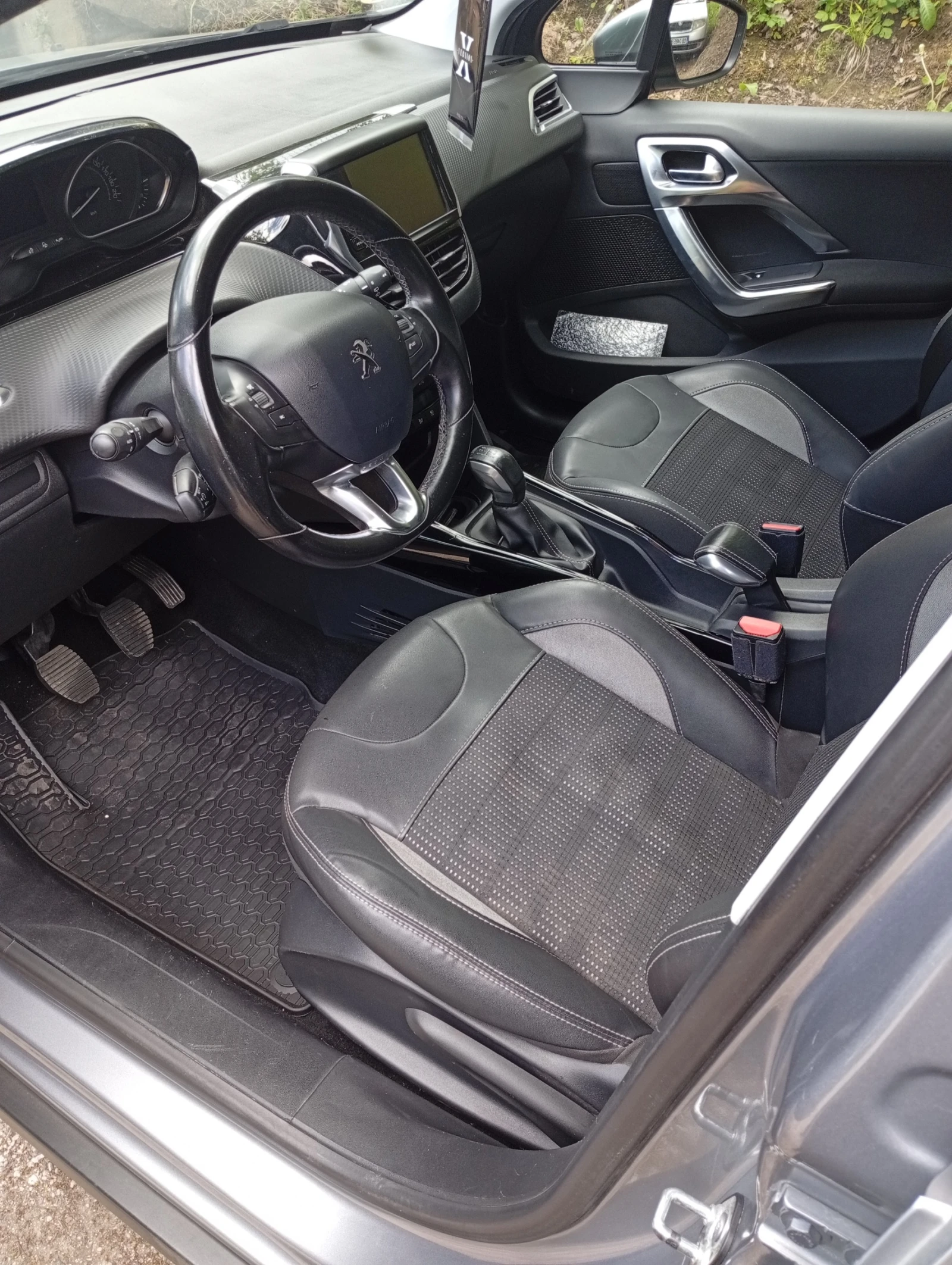 Peugeot 2008 1.6 HDI, снимка 7 - Автомобили и джипове - 54584445