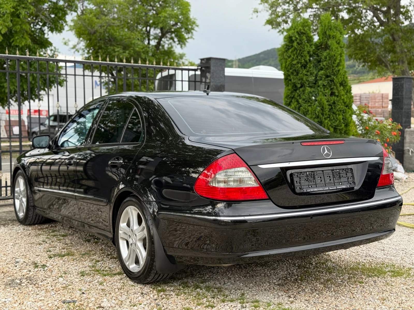 Mercedes-Benz E 200 Kompressor/Avantgarde, снимка 12 - Автомобили и джипове - 54611590