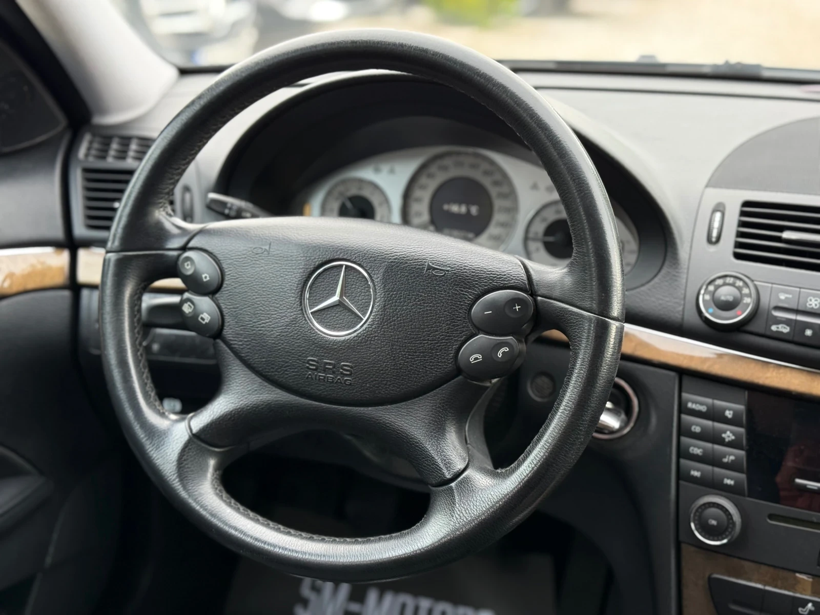 Mercedes-Benz E 200 Kompressor/Avantgarde, снимка 8 - Автомобили и джипове - 54611590