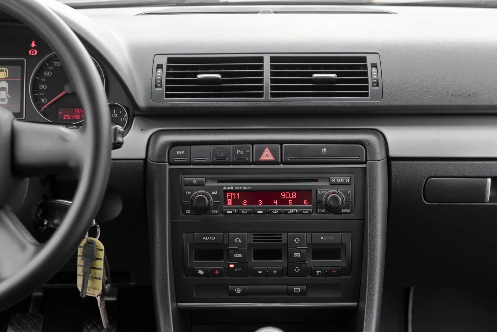 Audi A4 1.9tdi 116ks 6sk., снимка 13 - Автомобили и джипове - 54612666