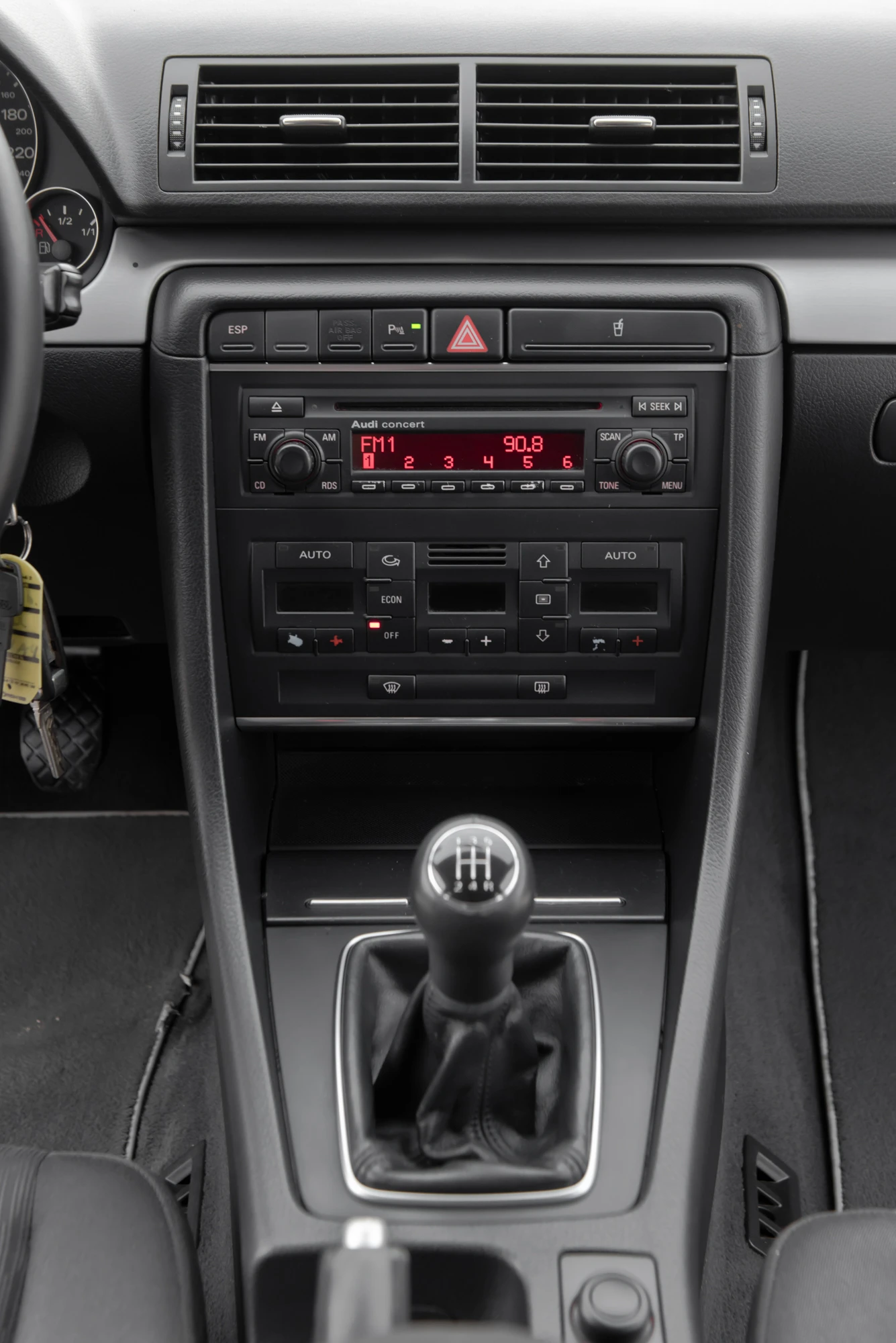 Audi A4 1.9tdi 116ks 6sk., снимка 15 - Автомобили и джипове - 54612666