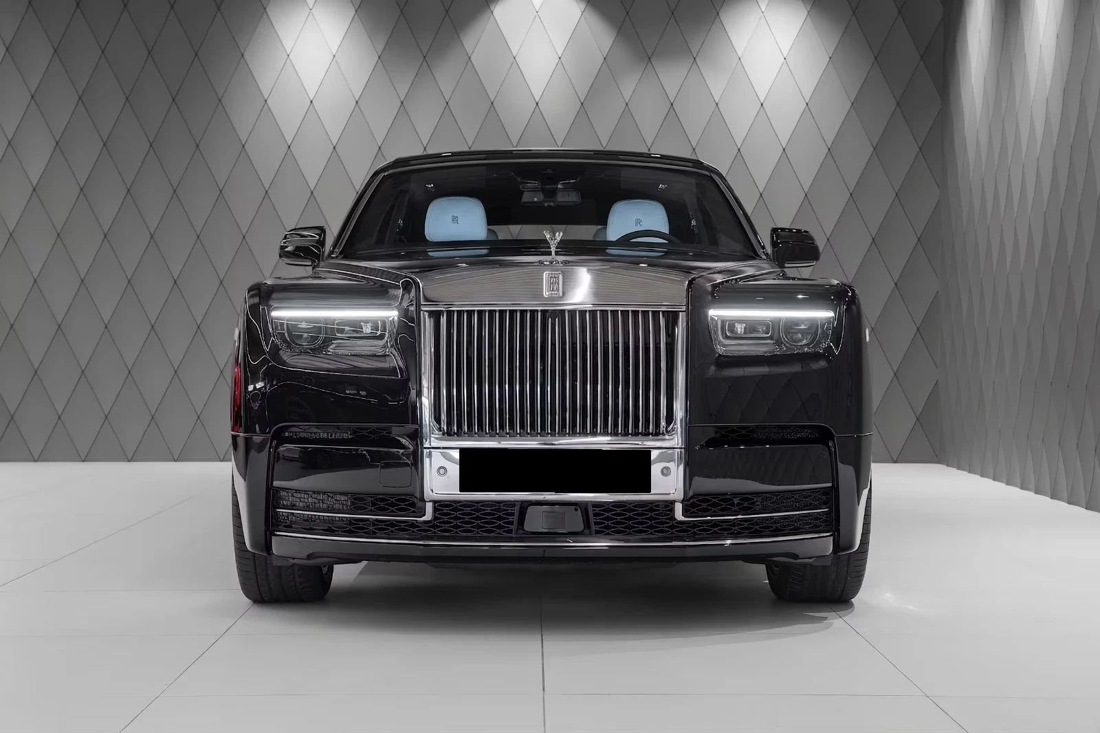 Rolls-Royce Phantom EWB / BESPOKE / SHOOTING STAR / 360 / HUD/ THEATRE, снимка 2 - Автомобили и джипове - 55043579