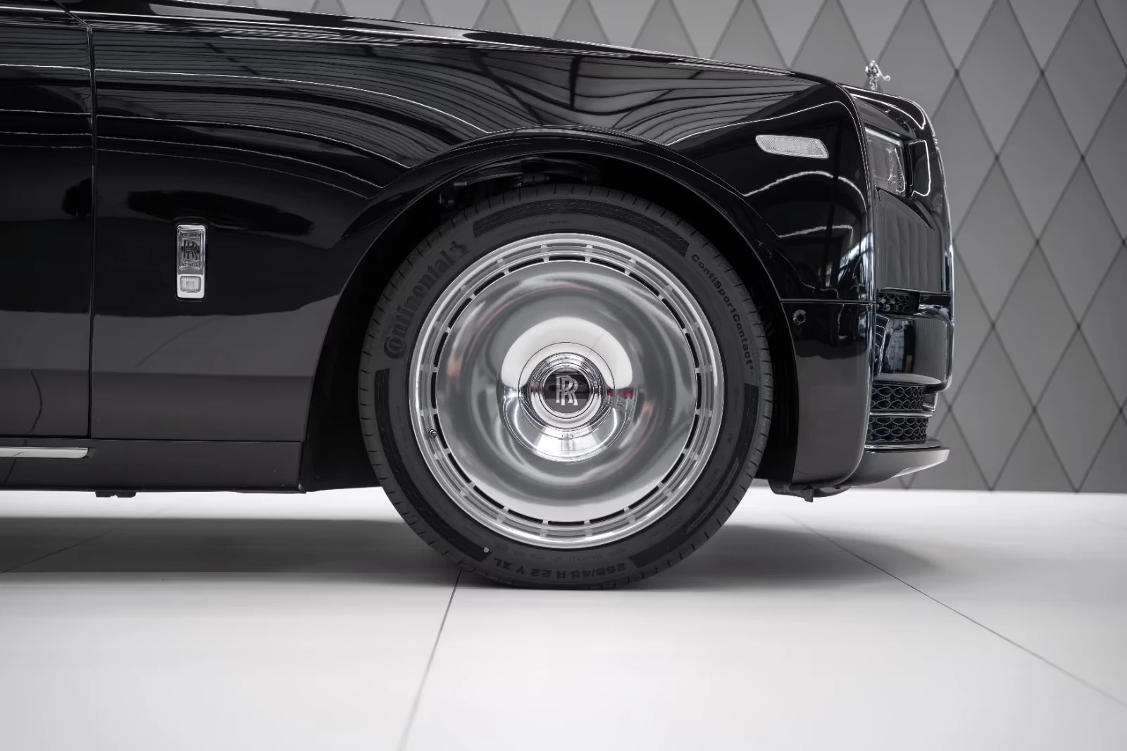 Rolls-Royce Phantom EWB / BESPOKE / SHOOTING STAR / 360 / HUD/ THEATRE, снимка 8 - Автомобили и джипове - 55043579