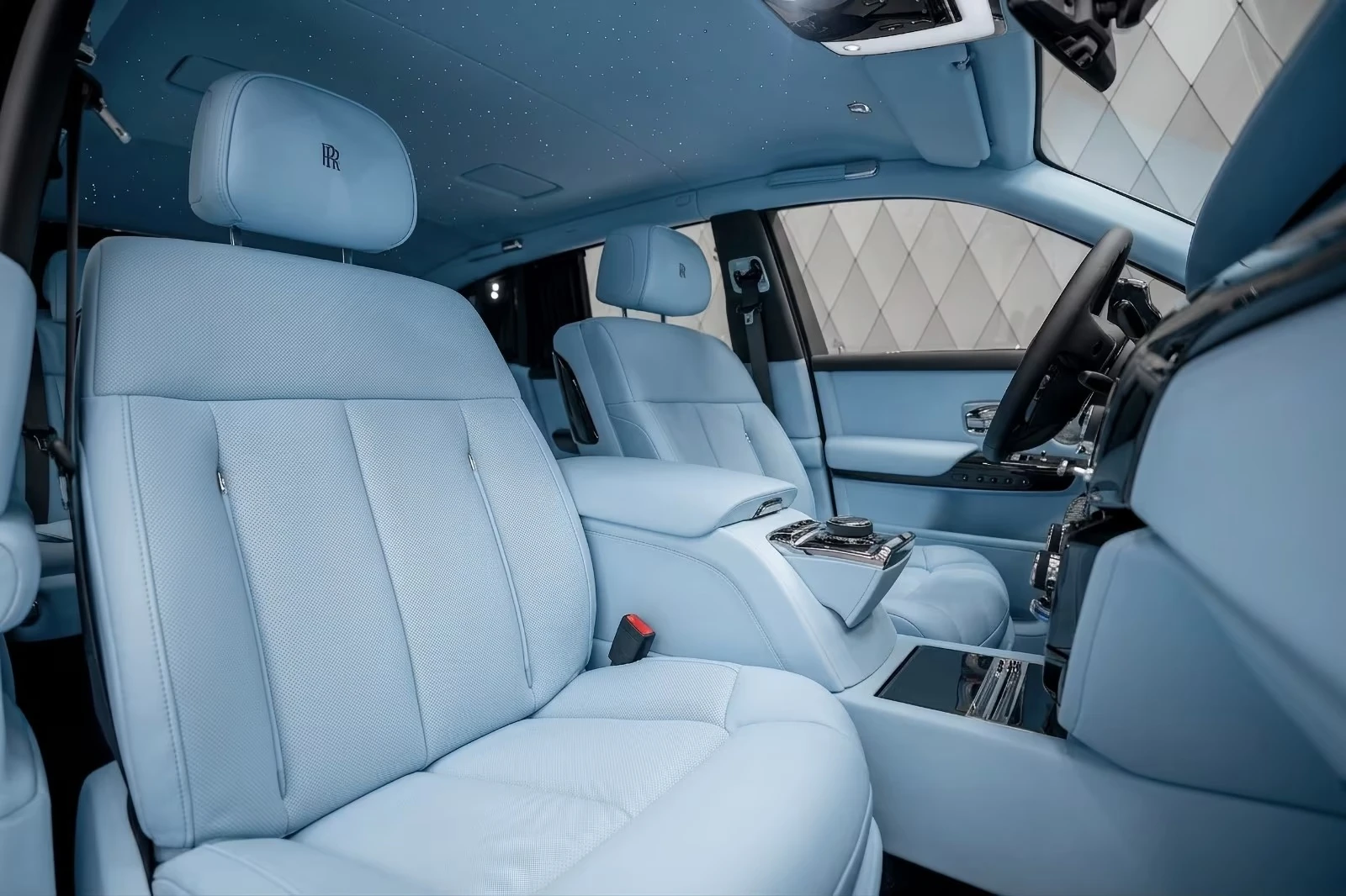 Rolls-Royce Phantom EWB / BESPOKE / SHOOTING STAR / 360 / HUD/ THEATRE, снимка 13 - Автомобили и джипове - 55043579