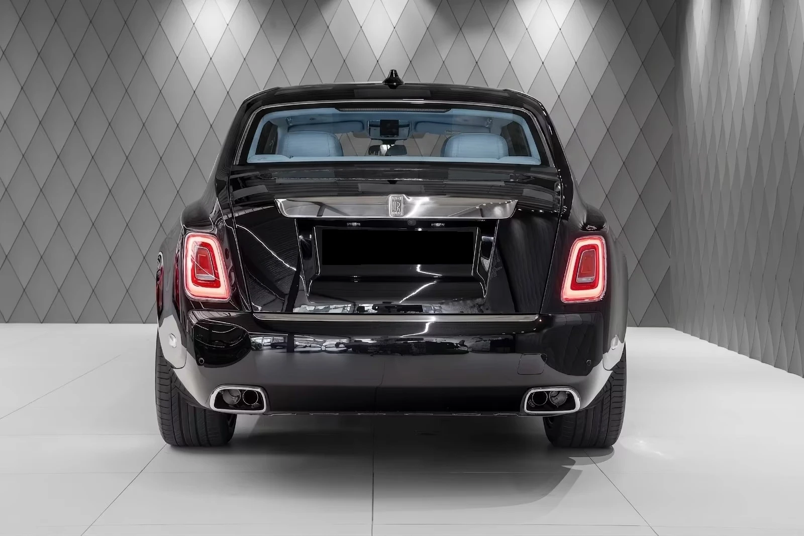 Rolls-Royce Phantom EWB / BESPOKE / SHOOTING STAR / 360 / HUD/ THEATRE, снимка 5 - Автомобили и джипове - 55043579