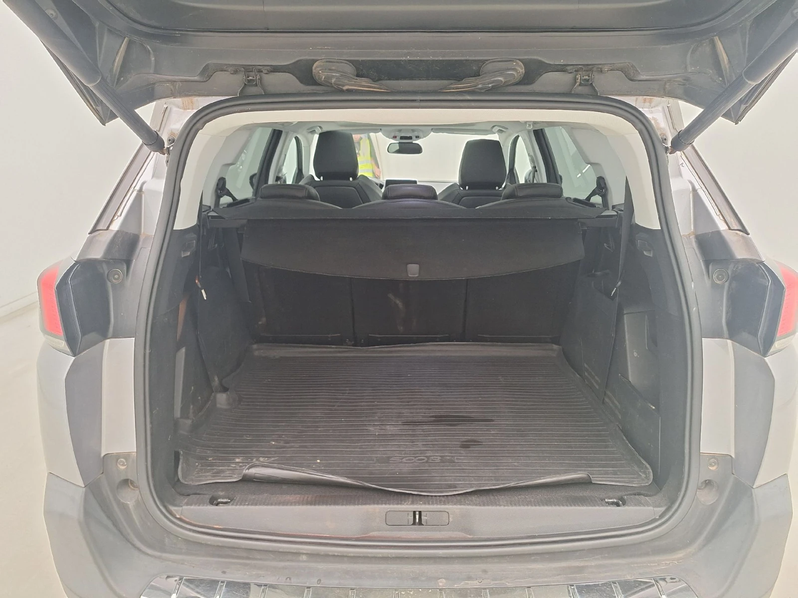 Peugeot 5008 1.5BHDi Allure Panorama Navi, снимка 13 - Автомобили и джипове - 56124241