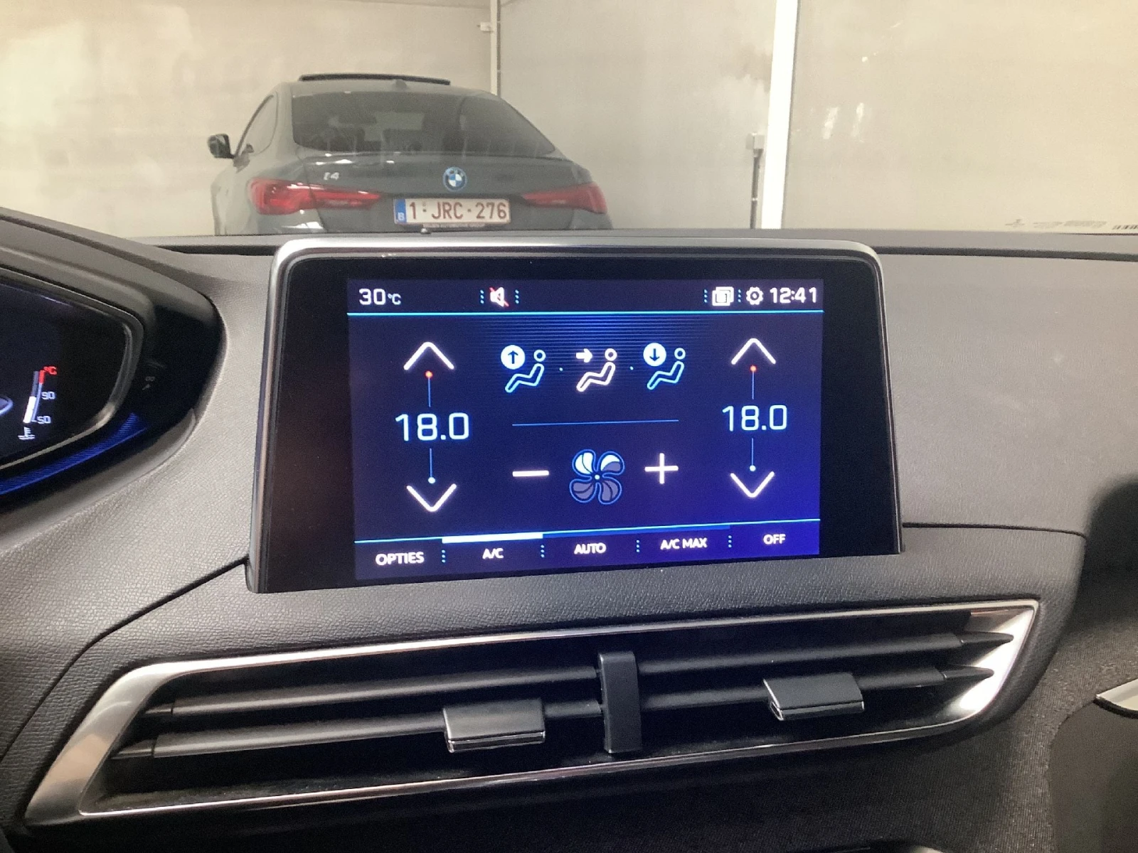 Peugeot 5008 1.5BHDi Allure Panorama Navi, снимка 10 - Автомобили и джипове - 56124241