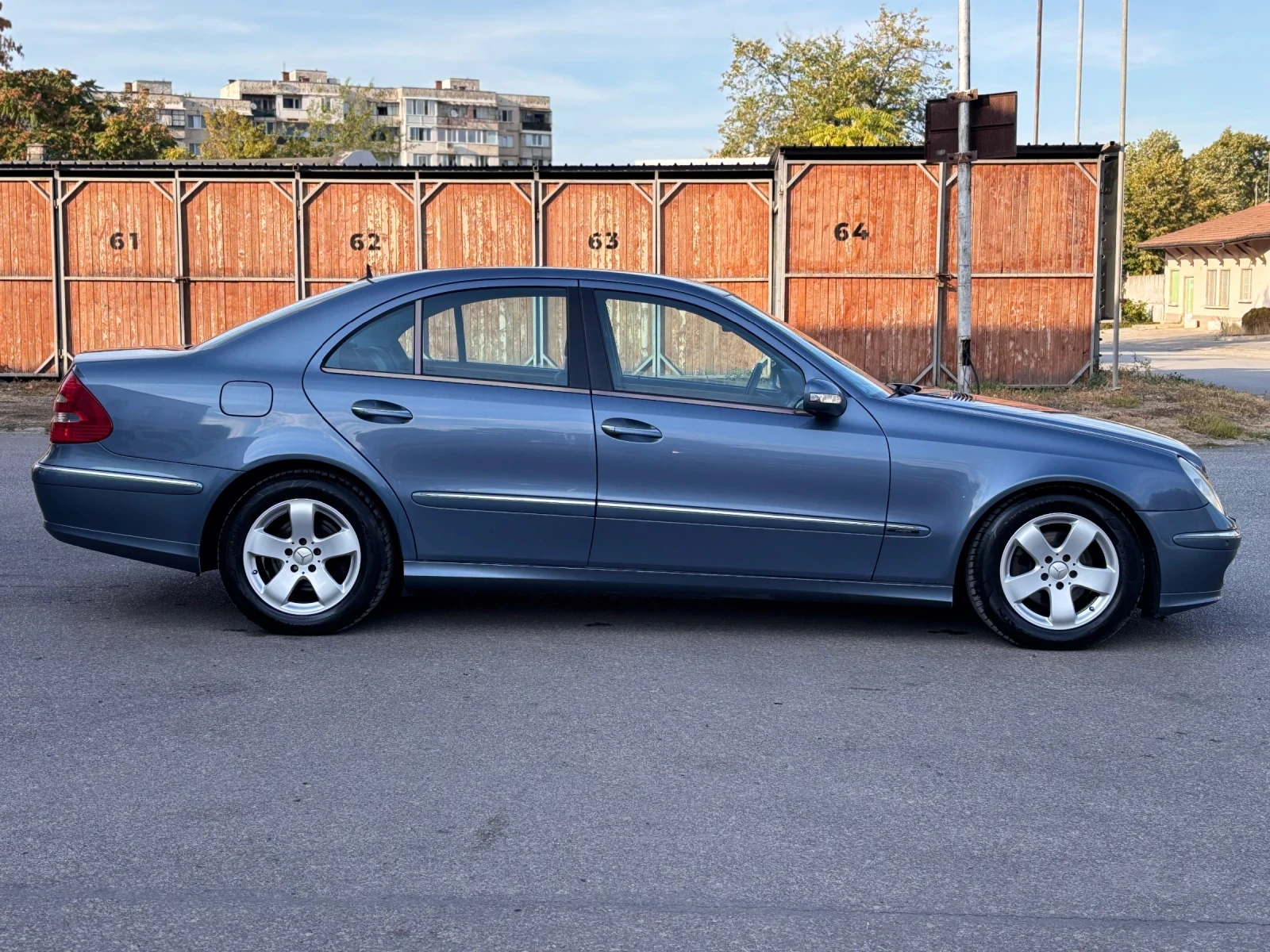 Mercedes-Benz E 220 2.2CDI Автоматик Avantgarde, снимка 6 - Автомобили и джипове - 56140913