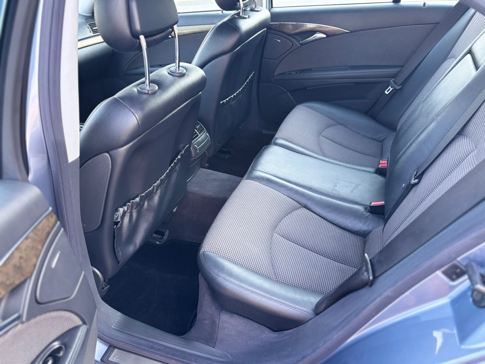 Mercedes-Benz E 220 2.2CDI Автоматик Avantgarde, снимка 15 - Автомобили и джипове - 56140913