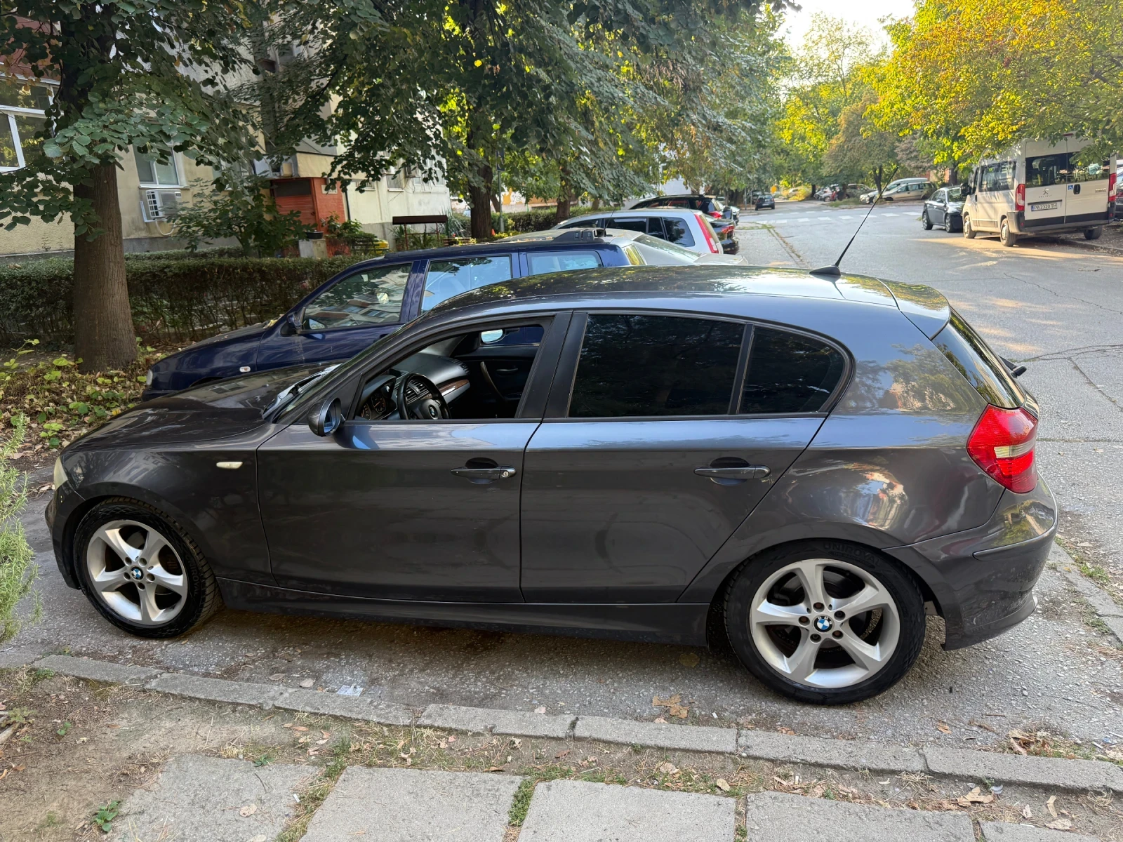 BMW 120 2.0, снимка 3 - Автомобили и джипове - 56155442